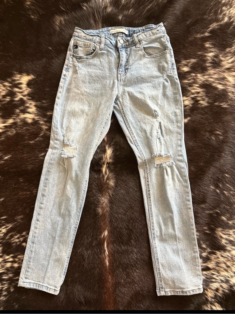 KanCan distressed jeans